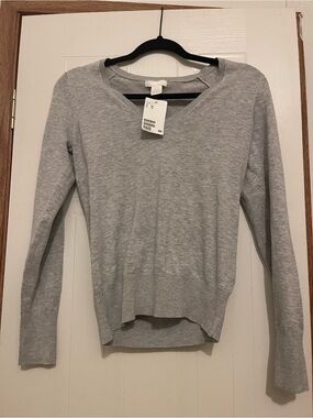 NWT H&M Sweater Top Light Gray XS